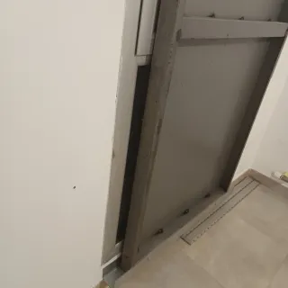 Puerta / Panel Antiokupa