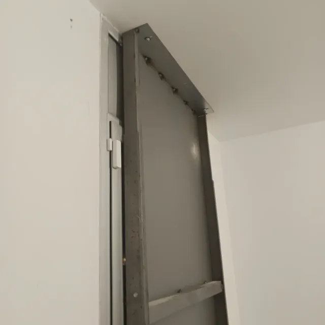 Puerta / Panel Antiokupa