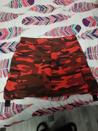 Falda vaquera camuflaje rojo