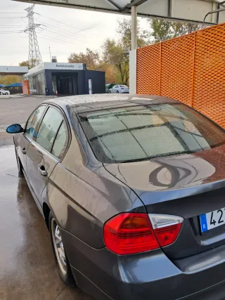 BMW Serie 3 318i E90