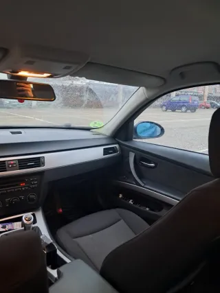 BMW Serie 3 318i E90
