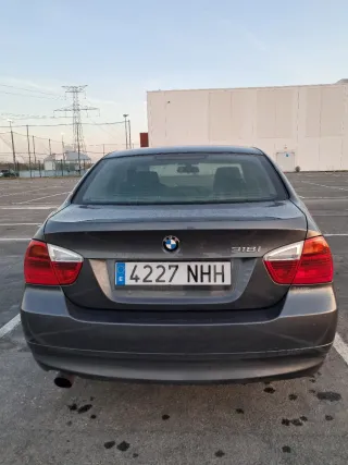 BMW Serie 3 318i E90