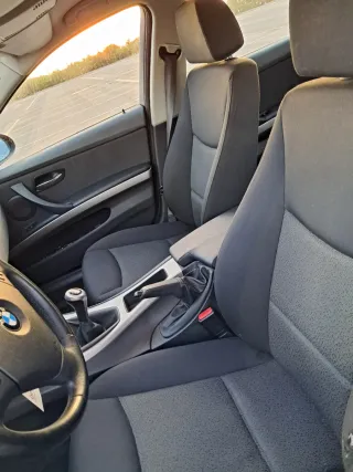 BMW Serie 3 318i E90