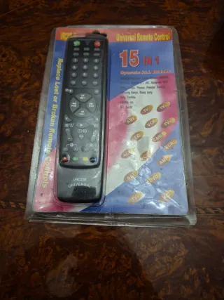 Telecomando Universale 15 in 1 URC22B