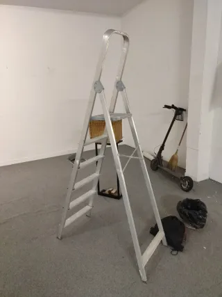 Escalera aluminio 6 peldaños