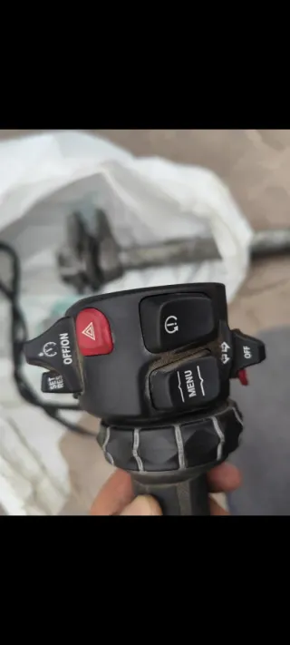 BMW F900 GS AÑO 2024 DESPIECE TOTAL