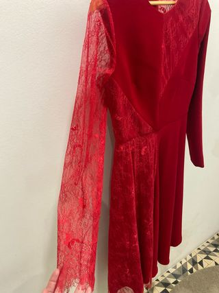 Vestido rojo Victoria encaje manga larga