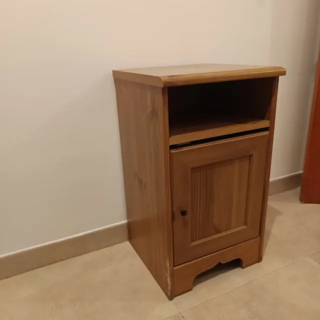 Comodino in legno