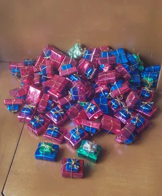 85 Cajas Regalo Brillantes 5x4x3