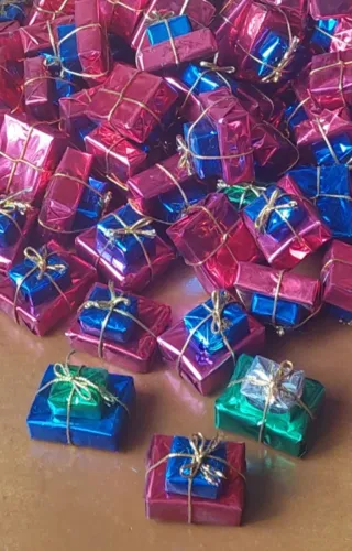85 Cajas Regalo Brillantes 5x4x3