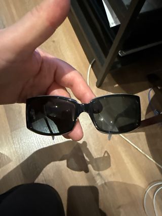 Gafas de sol DKNY negras y grises