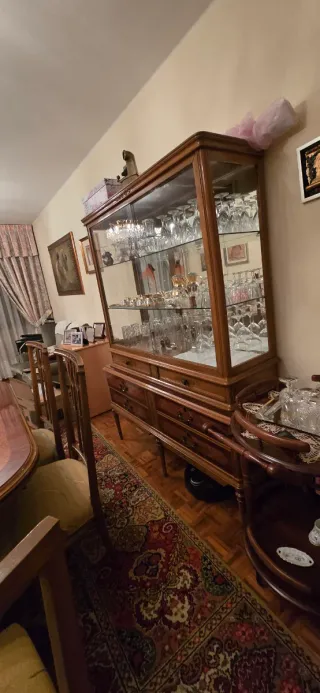 Mueble aparador vitrina madera y cristal