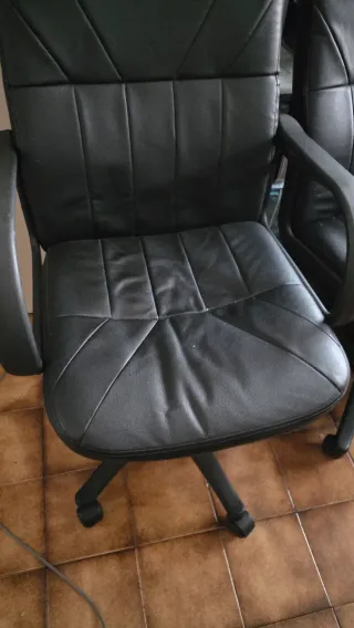 Sillas giratorias las 2 por 30e