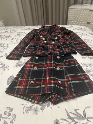 Conjunto Chaqueta y Falda-Pantalón Tartán