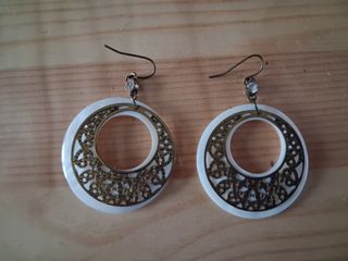 Orecchini pendenti a cerchio colori oro e bianco