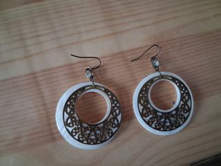 Orecchini pendenti a cerchio colori oro e bianco