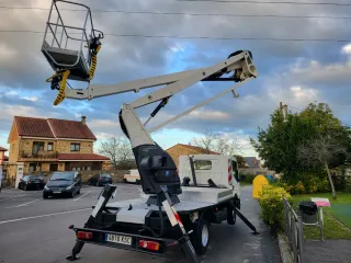 Camion CESTA ELEVADORA 3.500KG