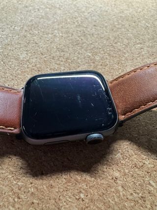 Apple Watch Series 4 com pulseiras