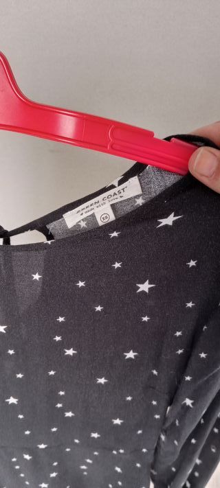 Vestido negro con estrellas