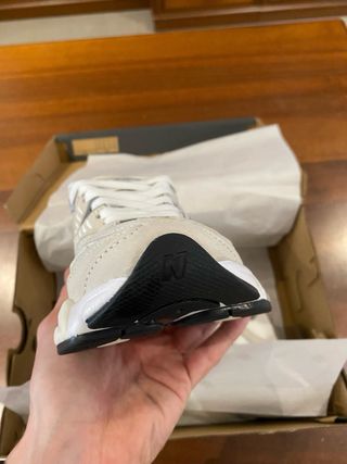 New Balance 9060 Beige/Bianco