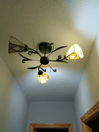 Lámpara de techo de cristal y metal