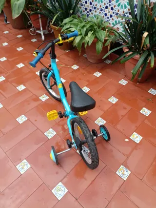 Bicicleta infantil azul