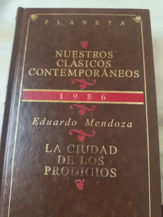 4 libros de tapa dura "Clásicos contemporáneos"