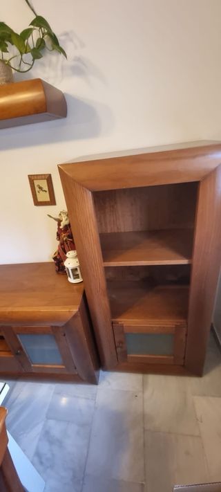 Mueble de salón madera y cristal