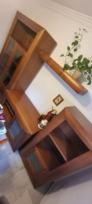 Mueble de salón madera y cristal