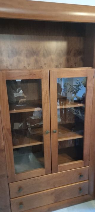 Mueble de salón madera y cristal