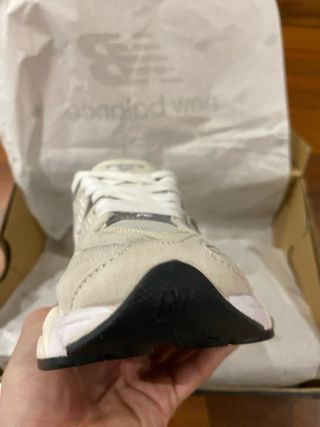 New Balance 9060 Beige/Bianco