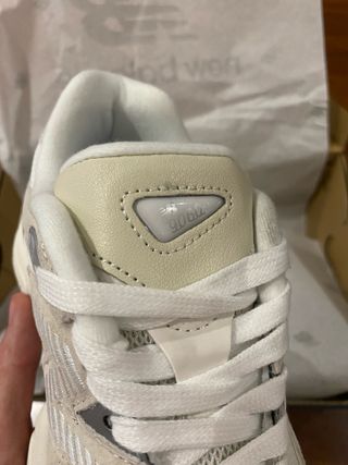 New Balance 9060 Beige/Bianco