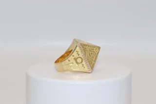 Anillo Sello Pirámide 18K