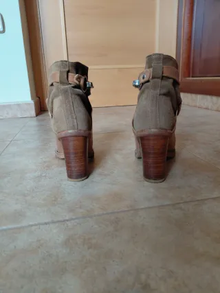 Botines de piel marrones