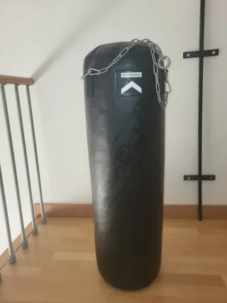 Saco de boxeo con soporte de pared