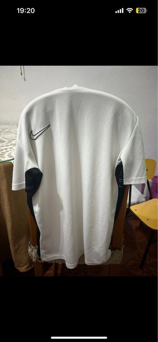 Camiseta Nike Blanca y Negra