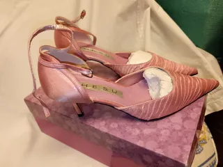 Tacones Jhesú dorados y rosas