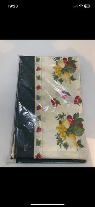 Tovaglia cotone 12 persone quadri e ciliegie