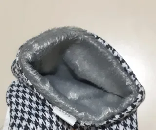 Elegantes guantes de lana verde oscuro