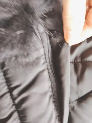 Parka mujer negra con capucha remate pelo