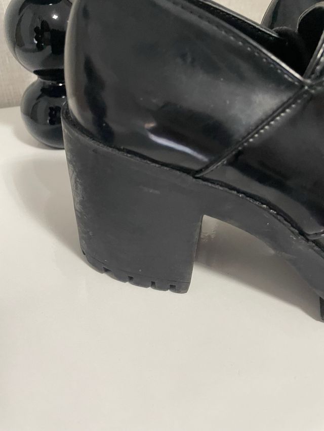 Zapatos negros de plataforma con cordones