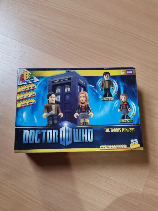Set di costruzioni Doctor Who TARDIS con 2 figure