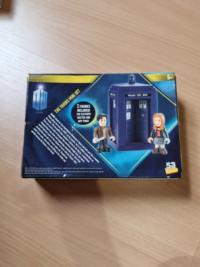 Set di costruzioni Doctor Who TARDIS con 2 figure
