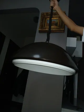 Lampada a sospensione marrone e bianca anni 60