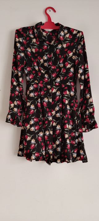 Vestido floral negro con bolsillos