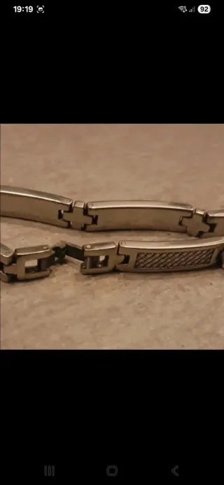 Bracciale in acciaio con maglie decorate