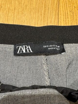 Pantalón ZARA Raya Lateral Gris Talla S