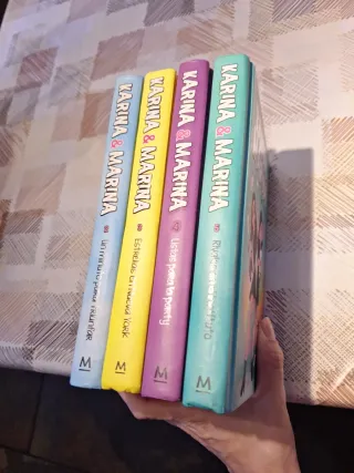 Rivales en el instituto (Karina & Marina 5)