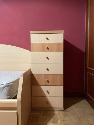 Cajonera de madera y plástico