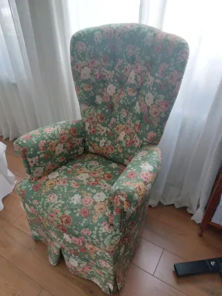 Poltrona vintage a fiori